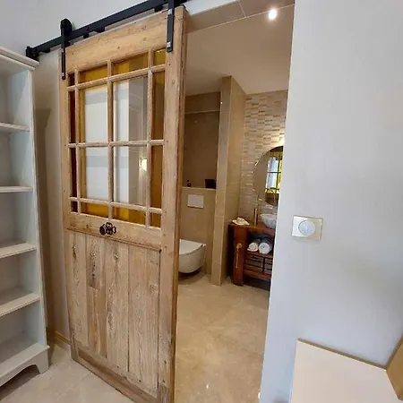 Апартаменты Studiolo Des Sources *