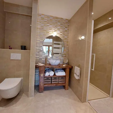 Apartment Studiolo Des Sources